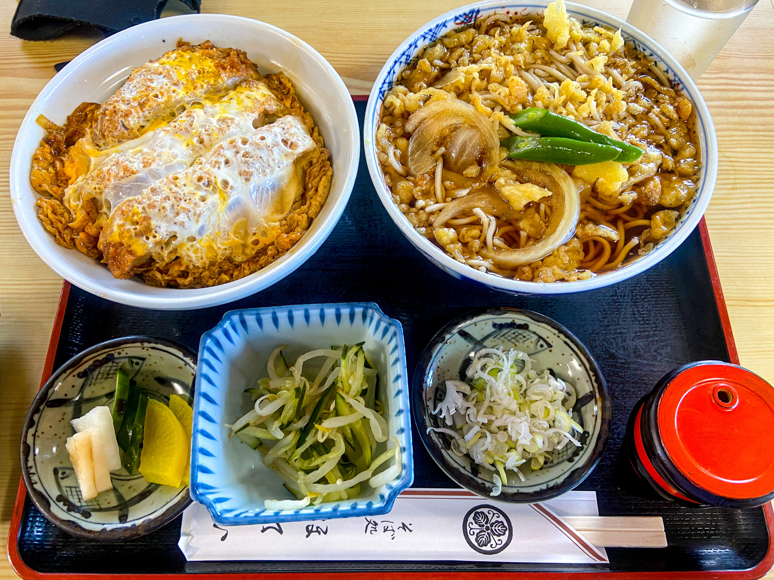 ほてい食堂のカツ丼とうどんのセット