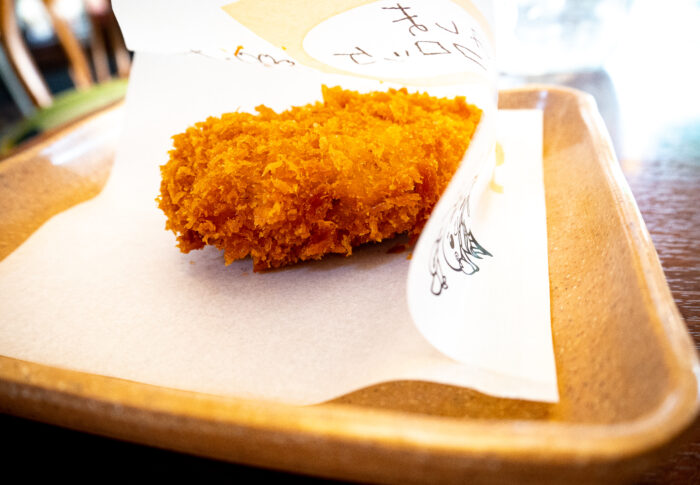 『山本食品 門前せせらぎ店』｜三島大社の目の前で「わさびコロッケ」を食べてみた