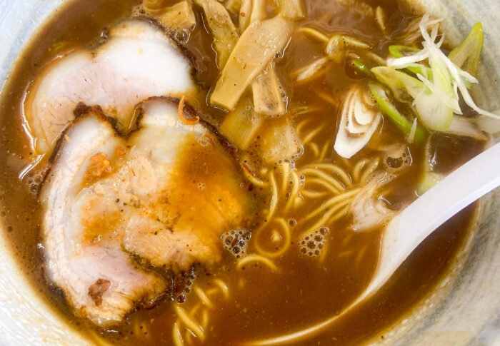 『あじぶか』｜濃い色なのに意外とあっさり？「こくしょうゆラーメン」を食べてみた
