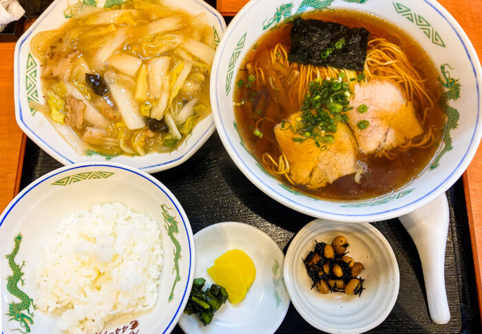 炒炒（チャチャ）｜また「チャチャ」りました！八宝菜＆ラーメンの日替わりランチ
