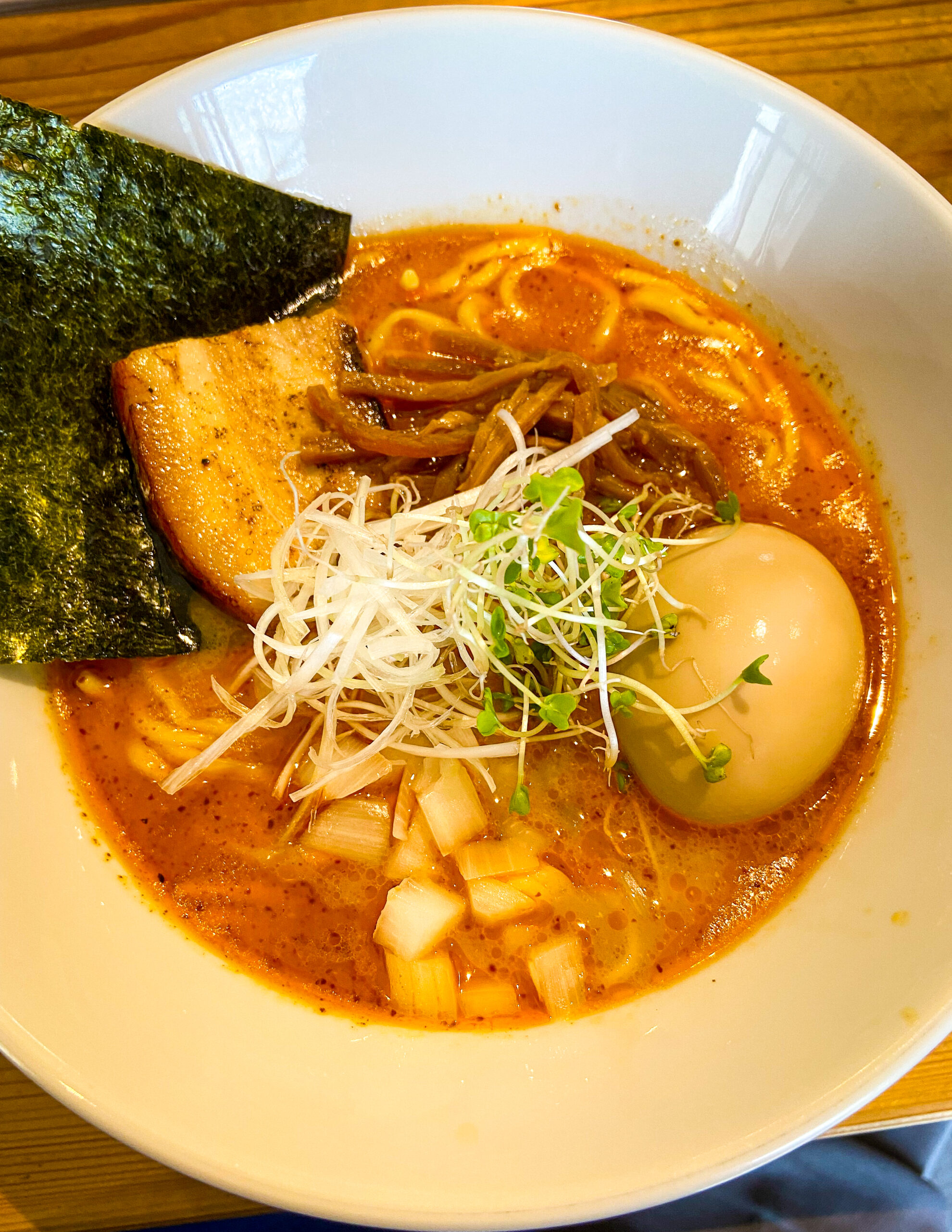 らーめんらZOKUの「みそ魔界（激辛）」