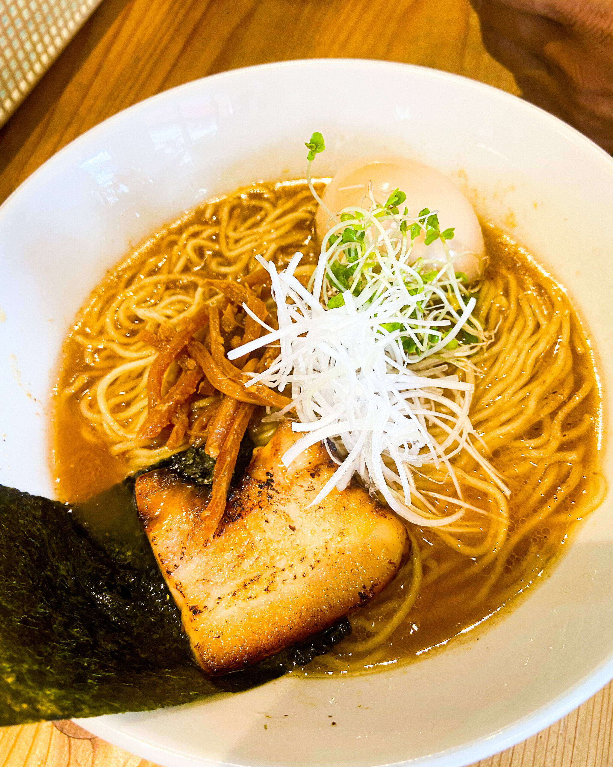 らーめんらZOKUの「味玉らーめん（しょうゆ）」