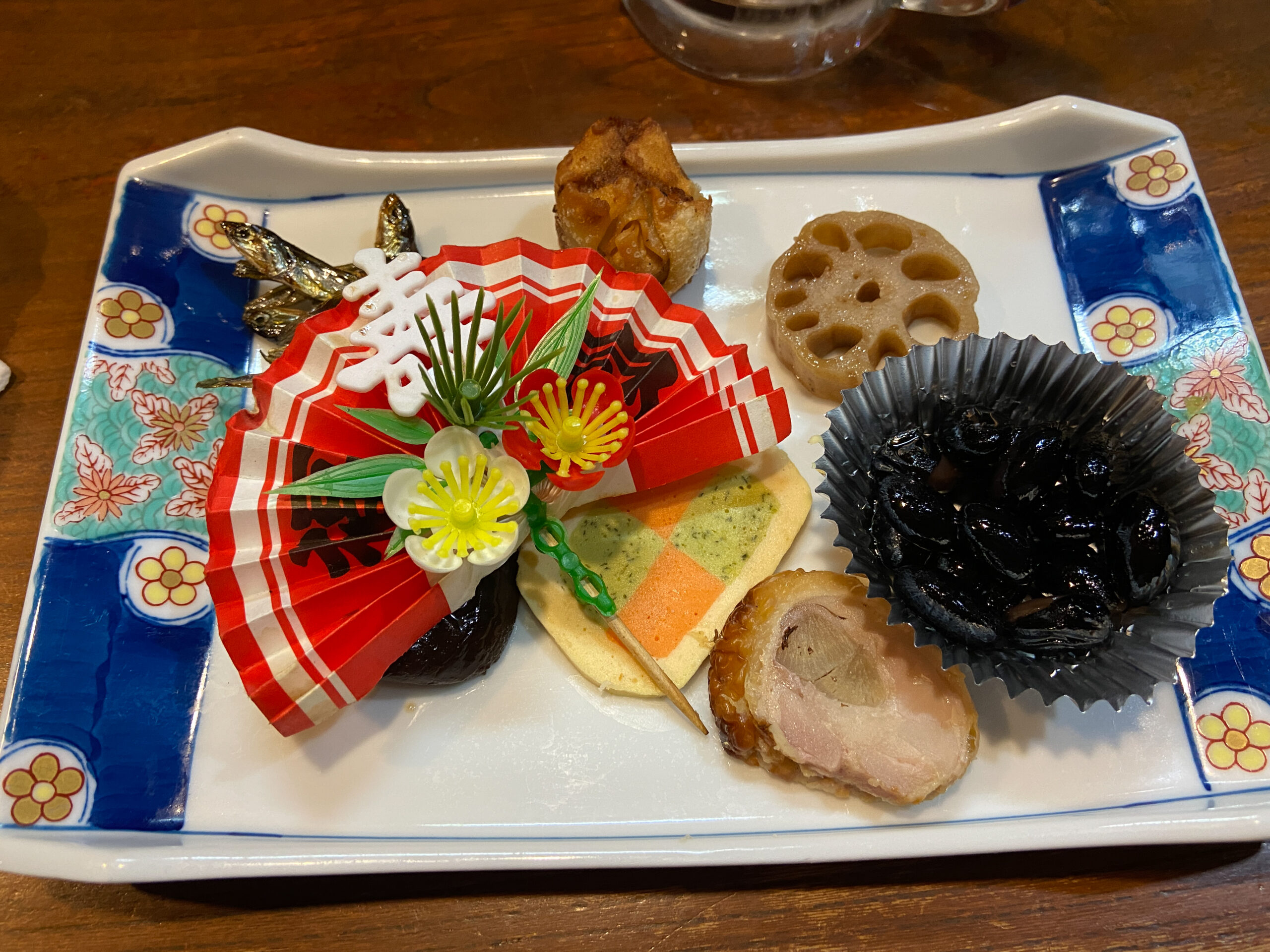 焼鳥ひでちゃん 沼津北口さくら横丁のお通し　おせち