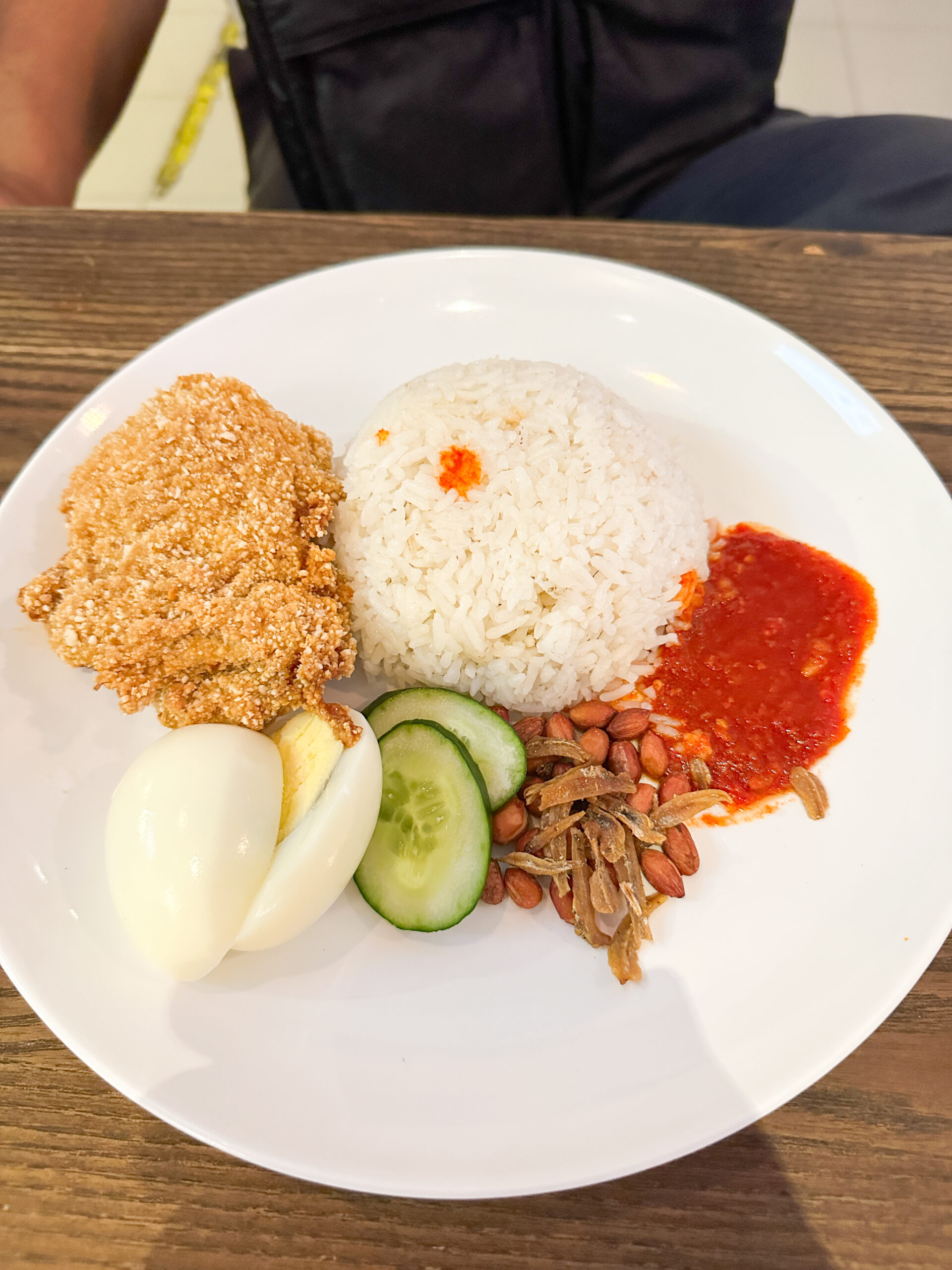 ヤムゴレン付きナシレマッ