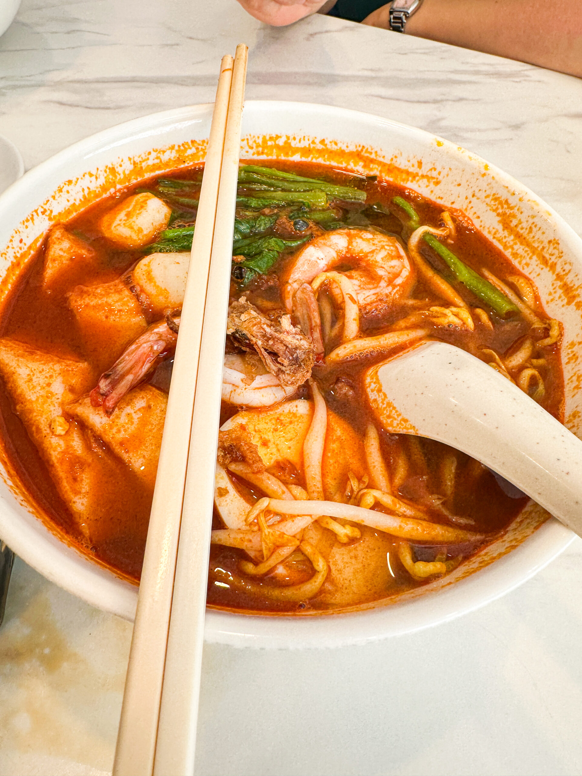 「サンバルブラチャンと虾面」