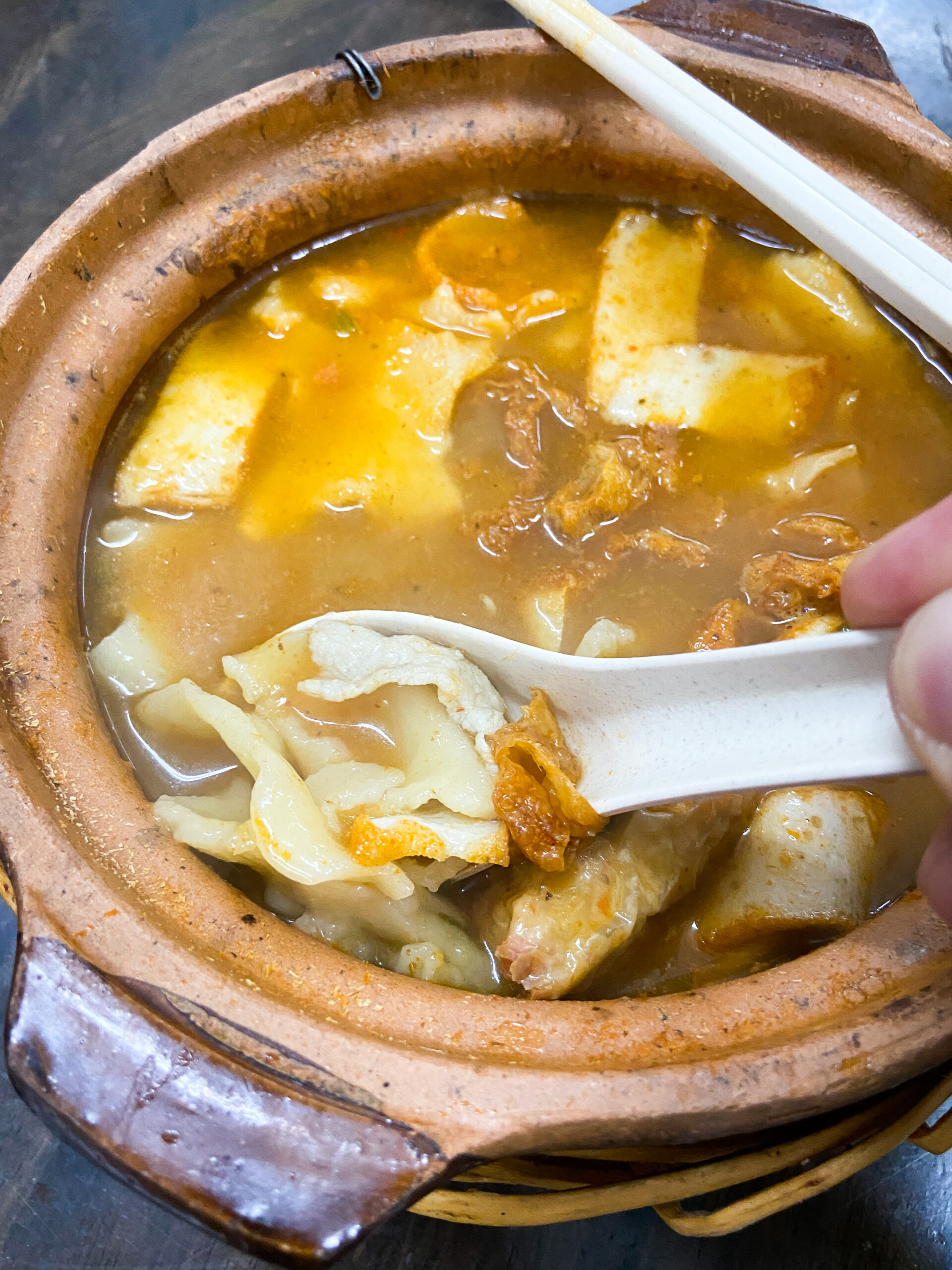 面粉糕のトムヤムスープバージョン