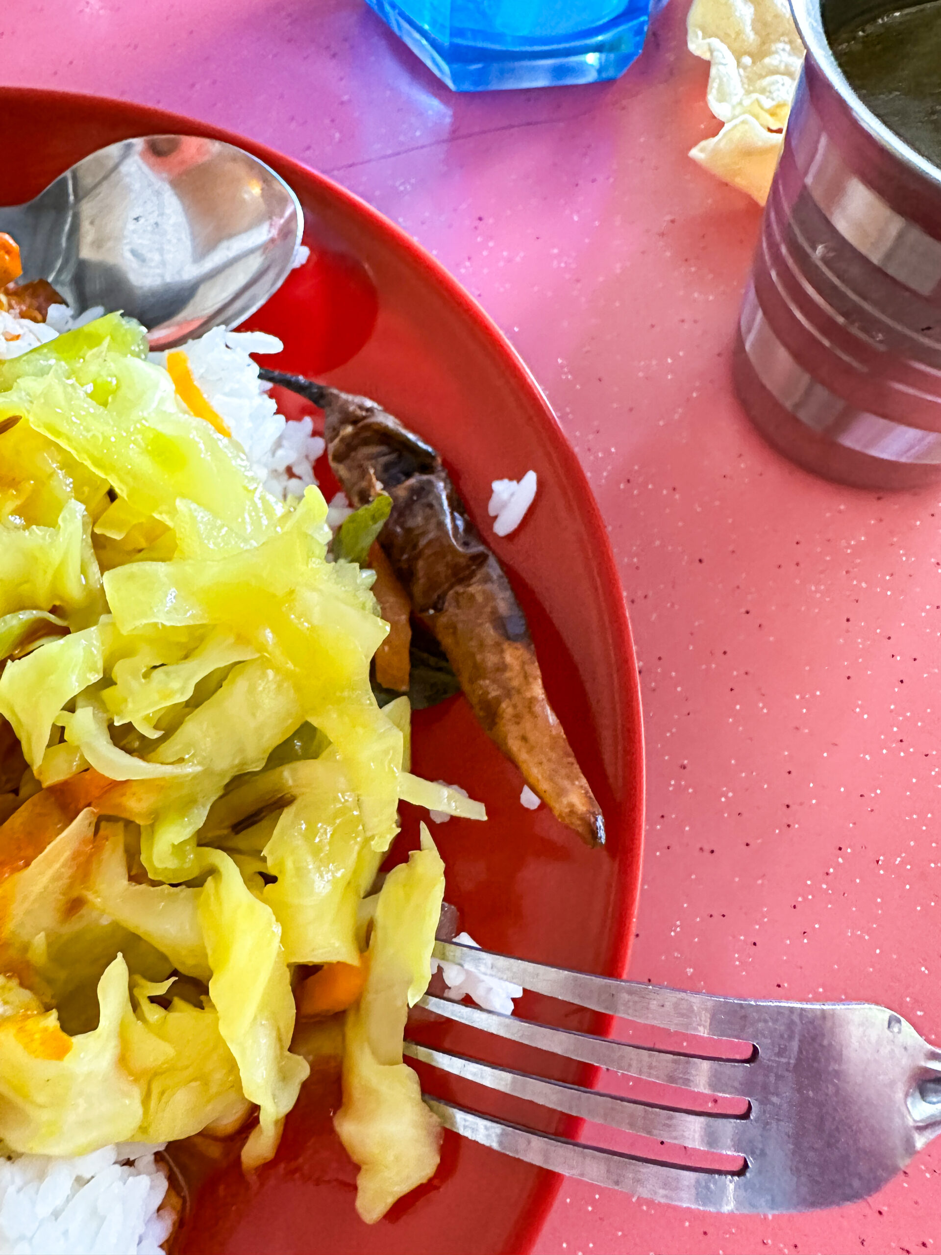 マレーシアのナシカンダーのワンプレートカレー