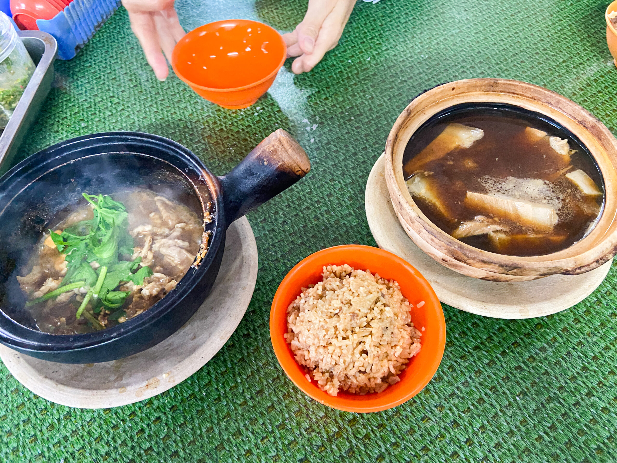 Segamat（セガマッ）の「家乐口福/中华肉骨茶（早市）」黄酒要生肝肉，肉骨茶，油条