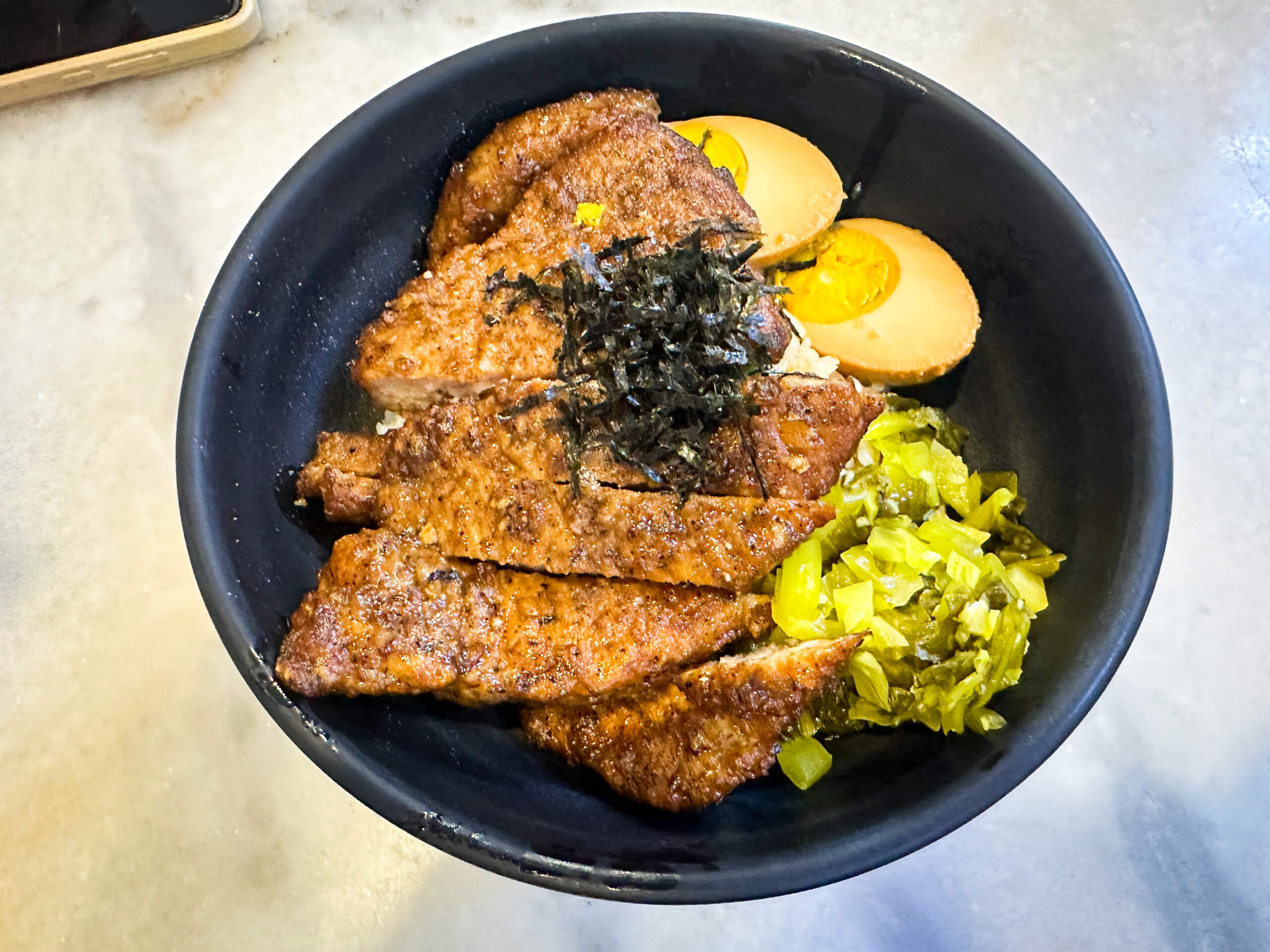 「Legend Licious Cafe House セガマッ」「猪扒蛋炒饭」(ジューバーダンチャオファン)