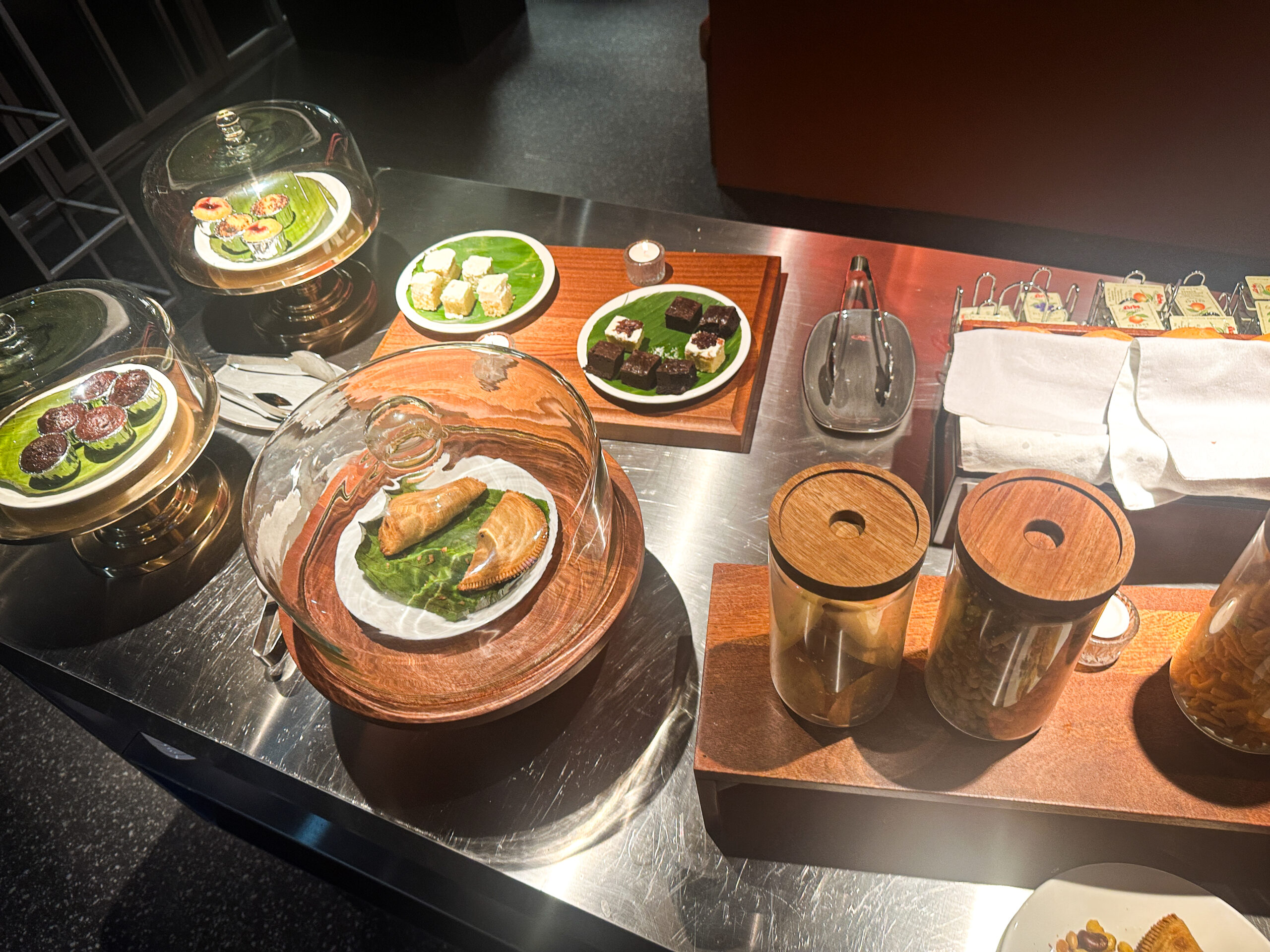 Capsule Transit MAX内のサイドディッシュ