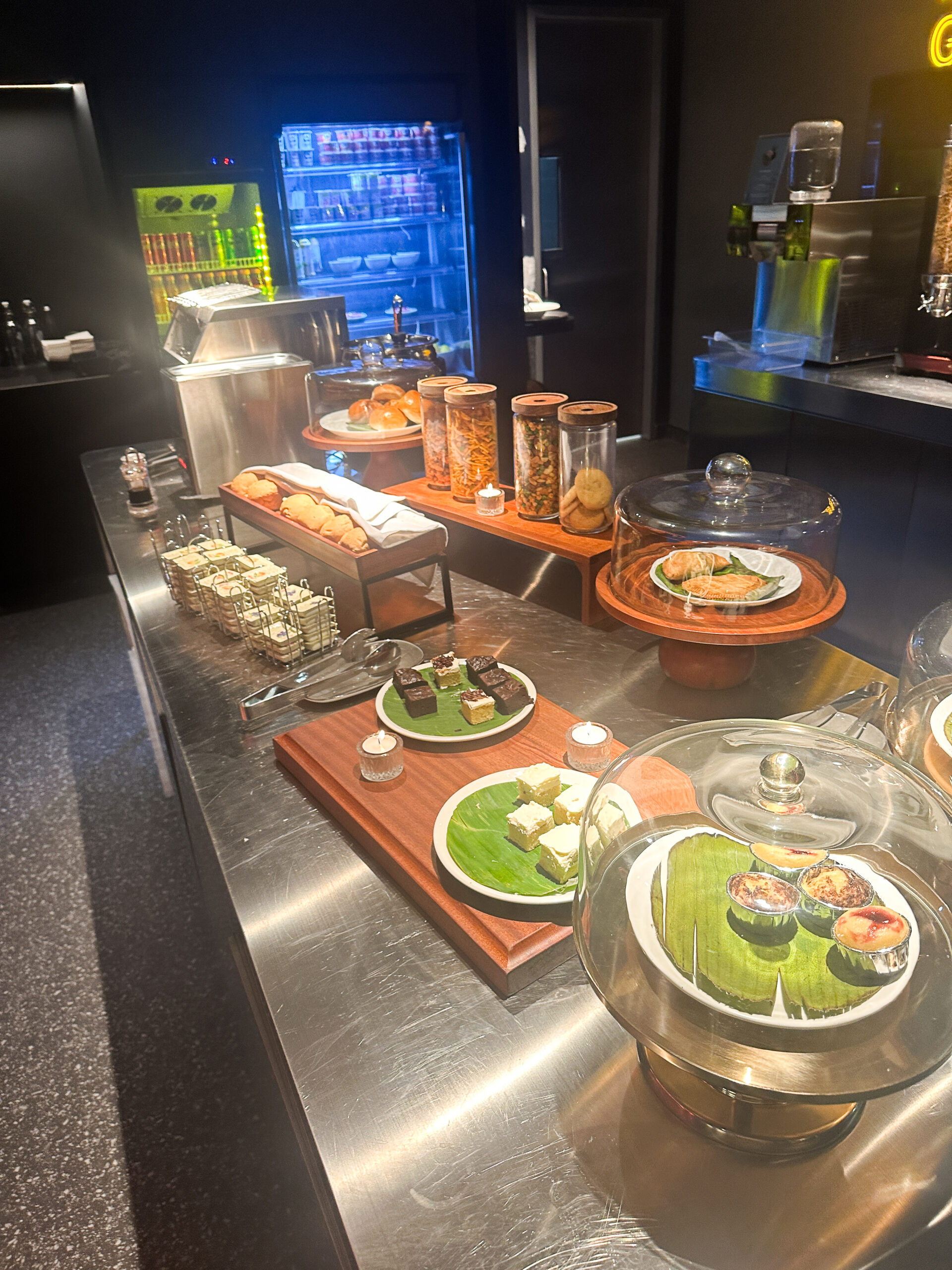 Capsule Transit MAX内のサイドディッシュ