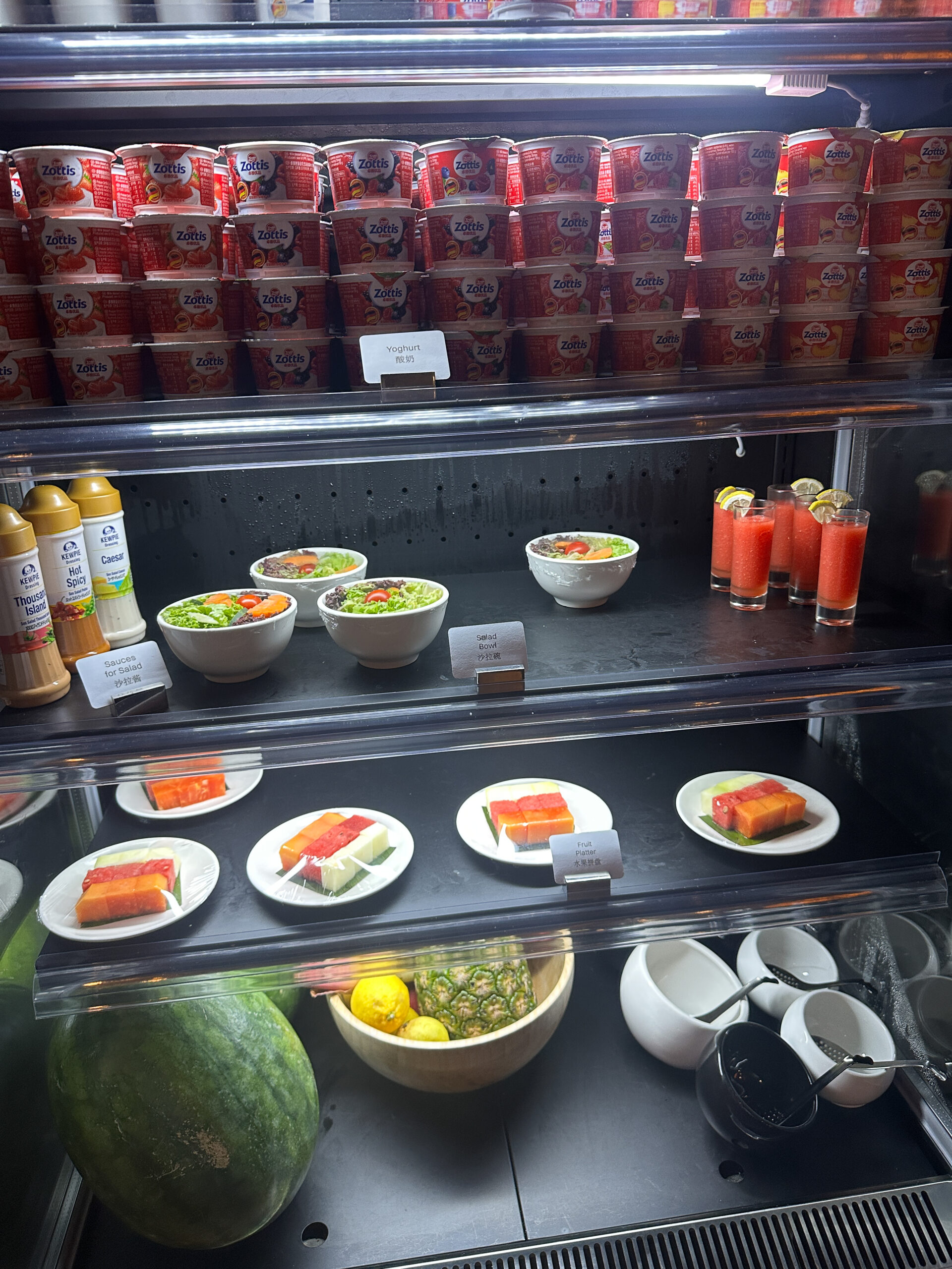 Capsule Transit MAX内のサイドディッシュ