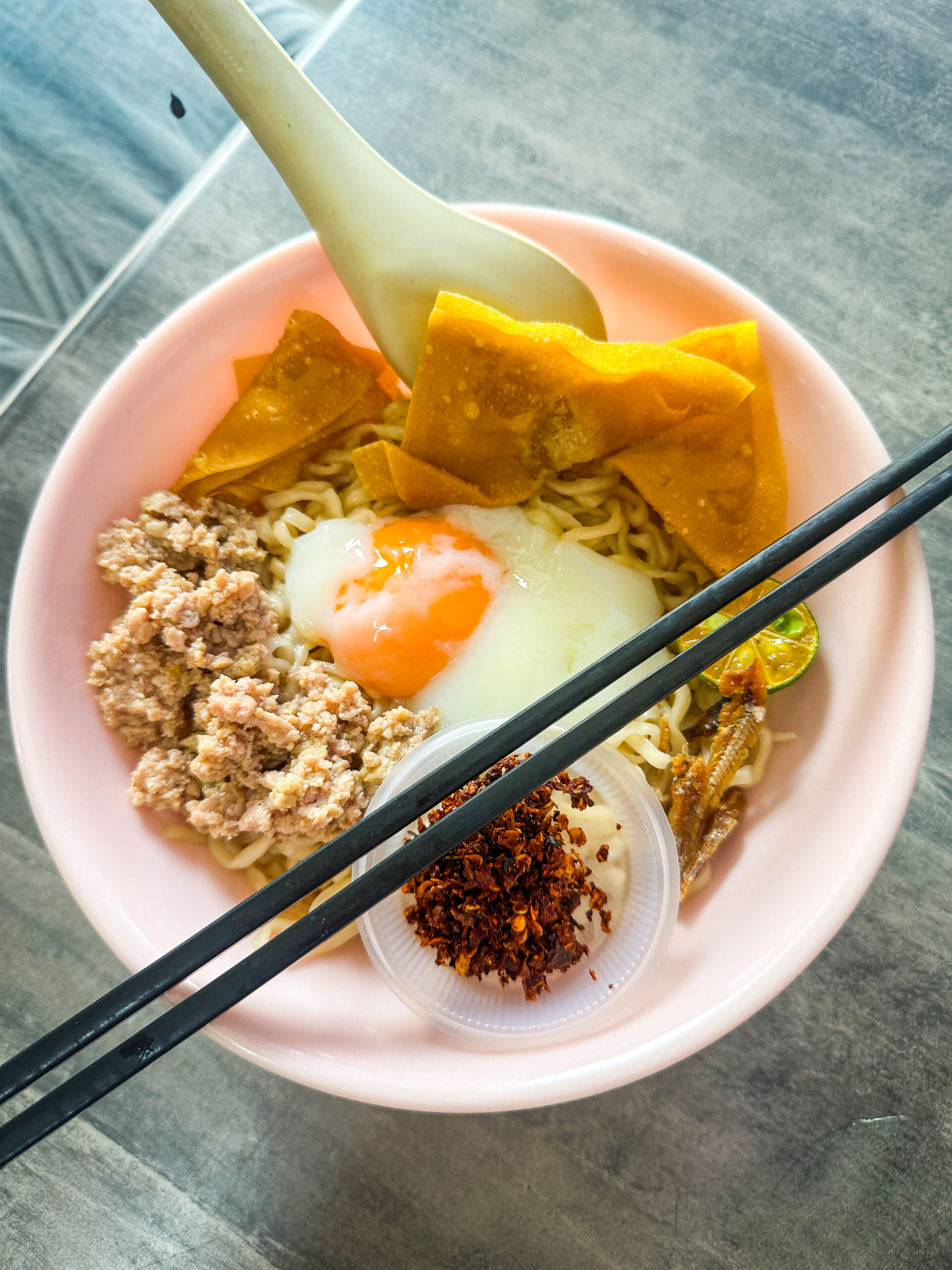 SegamatのBest Chicken Rice Restaurant 最强鸡饭 太阳面 Sun Noodles ドライ麺