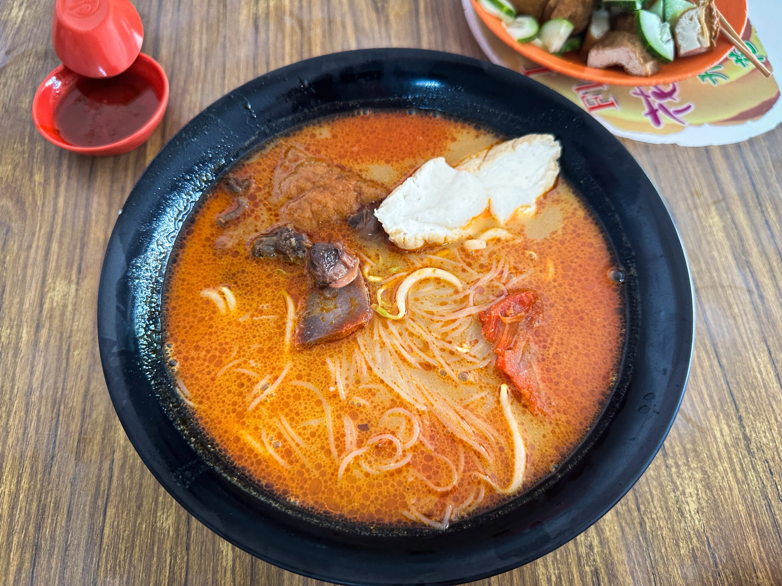 昔加末・新春茶室の人気メニューカレー麺