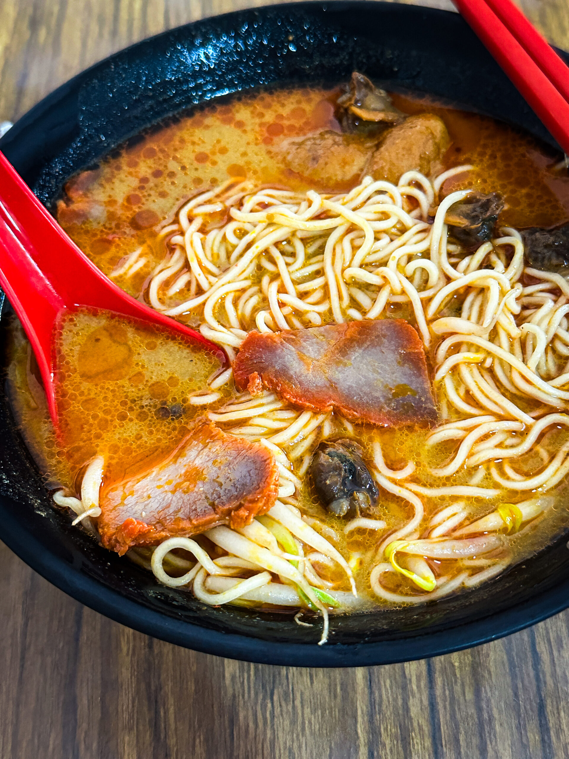 昔加末・新春茶室の人気メニューカレー麺