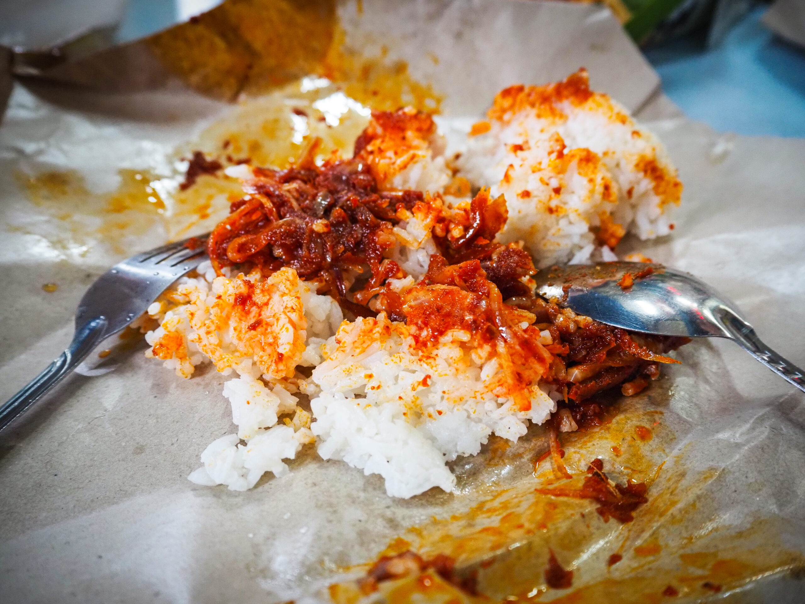 Labisの老舗コピティアムPeng Heong（品香）の朝食　Nasi Lemak
