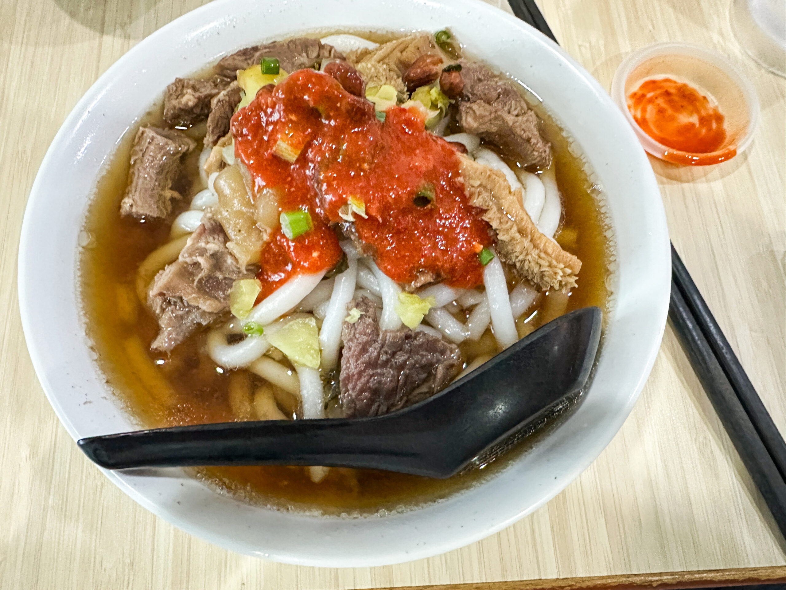 Kluang(クルアン)
Yean Kee Beef Noodleの
牛肉と牛モツがたっぷり入ったビーフヌードル スープ