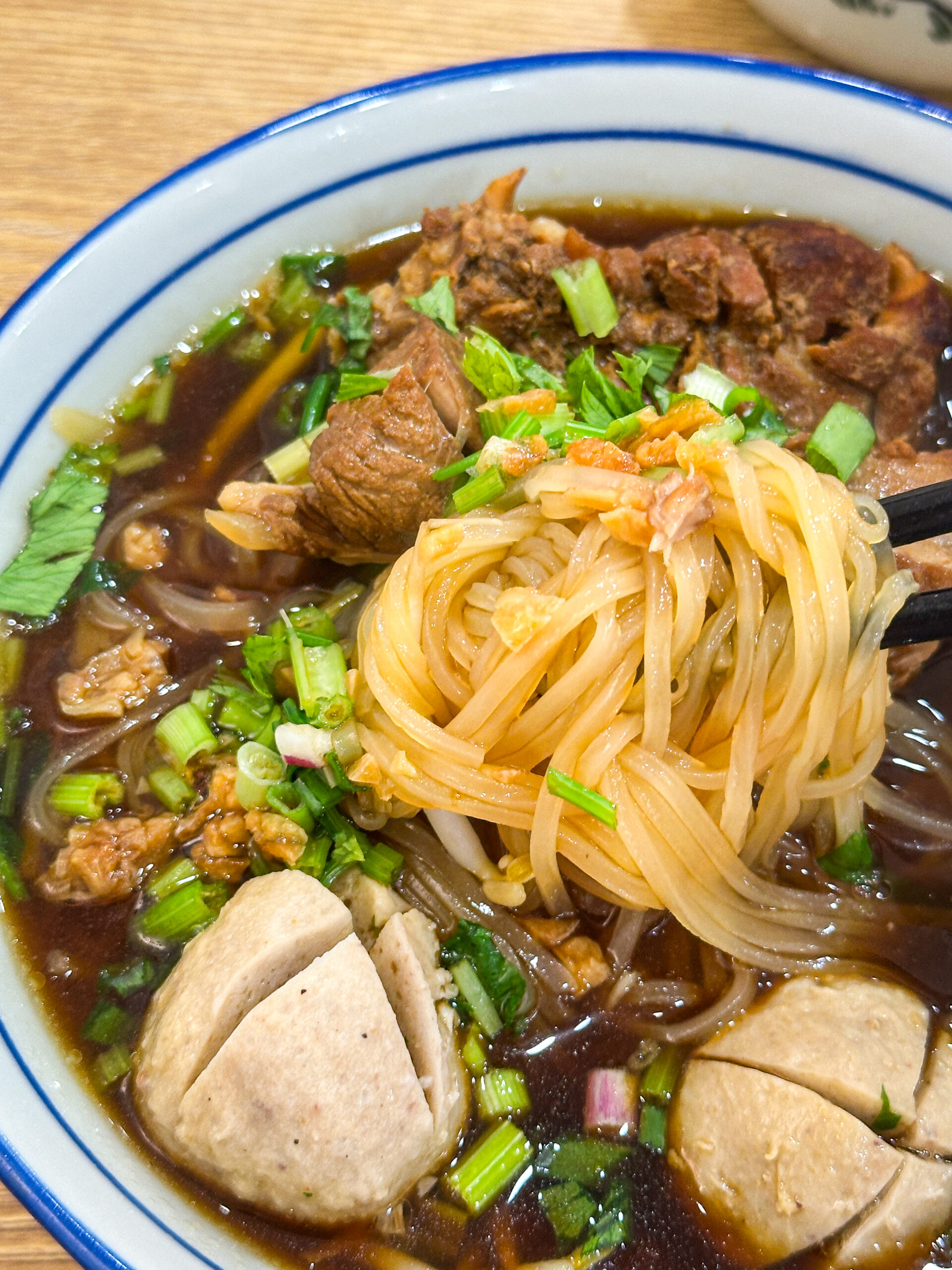 泰式排骨面の麺はタイ式
