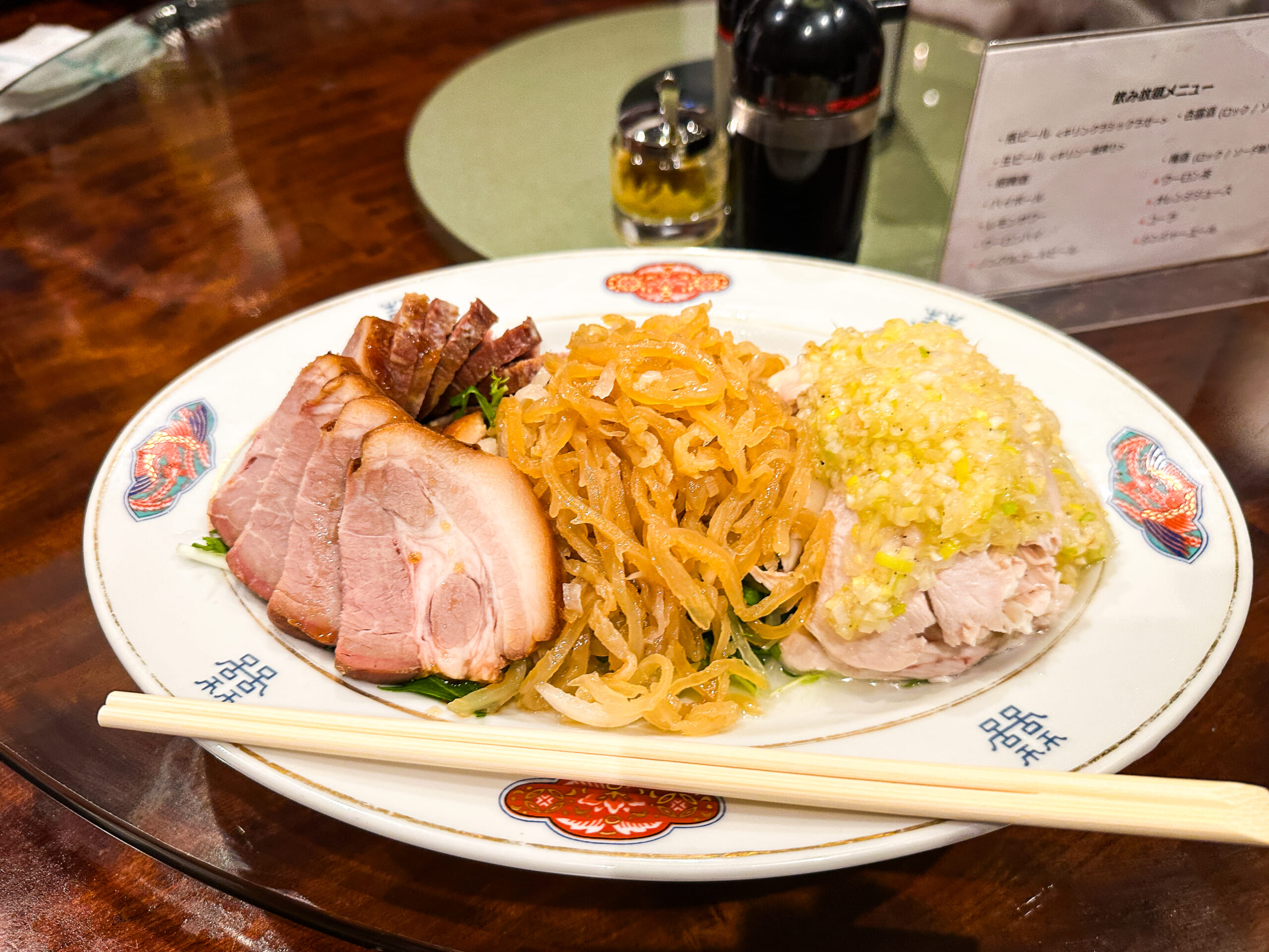 夜の飲み会コースは4,000円ほど
前菜３種