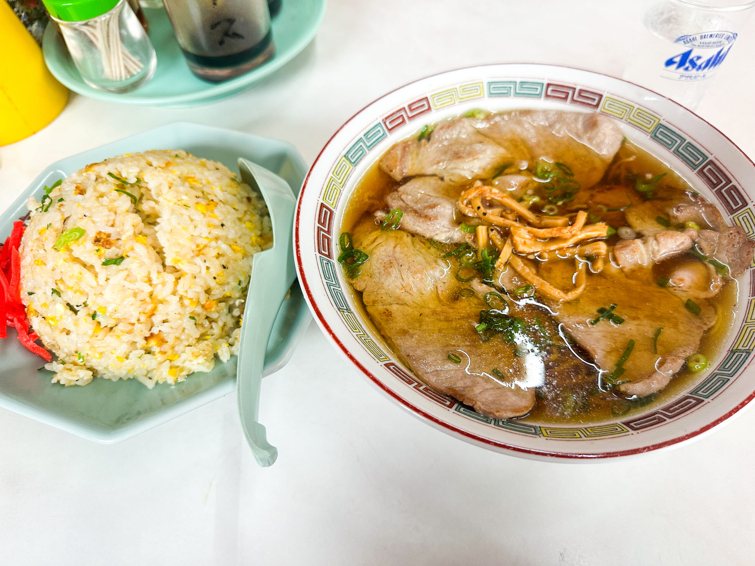 北京亭の焼肉ラーメンと厚切り豚肉